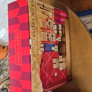 Estee Lauder Red and Pink Beauty Collection Case